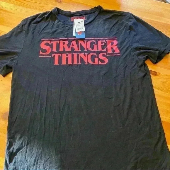 NWT Stranger Things T-shirt - Picture 2 of 8